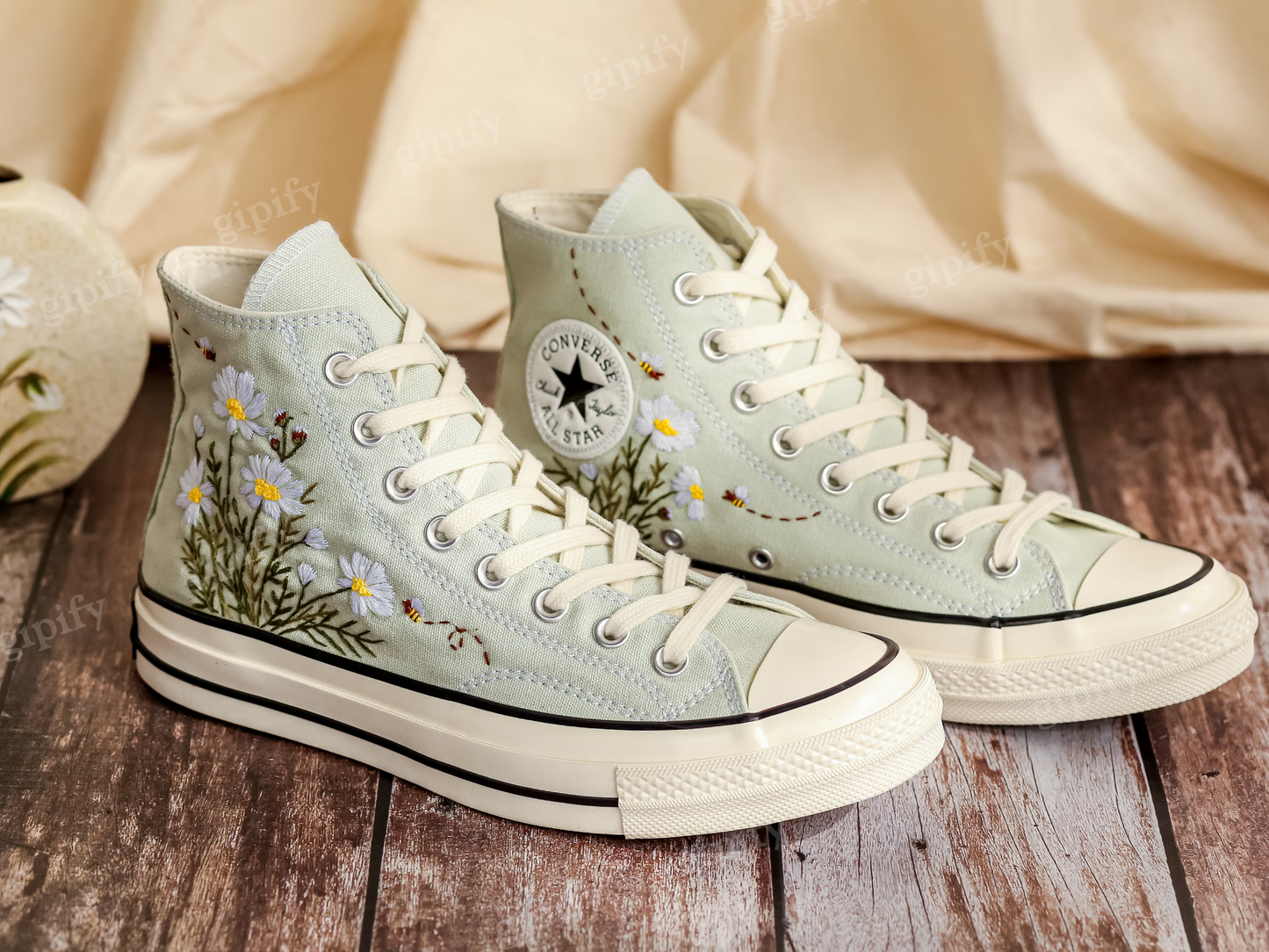 Custom Embroidered Converse Women, Daisy Embroidered Shoes for Bride, Bridal Flowers Embroidered Sneaker for Wedding, Unique Gifts for Her