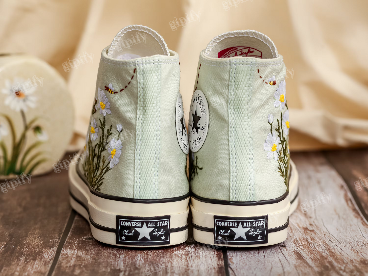 Custom Embroidered Converse Women, Daisy Embroidered Shoes for Bride, Bridal Flowers Embroidered Sneaker for Wedding, Unique Gifts for Her