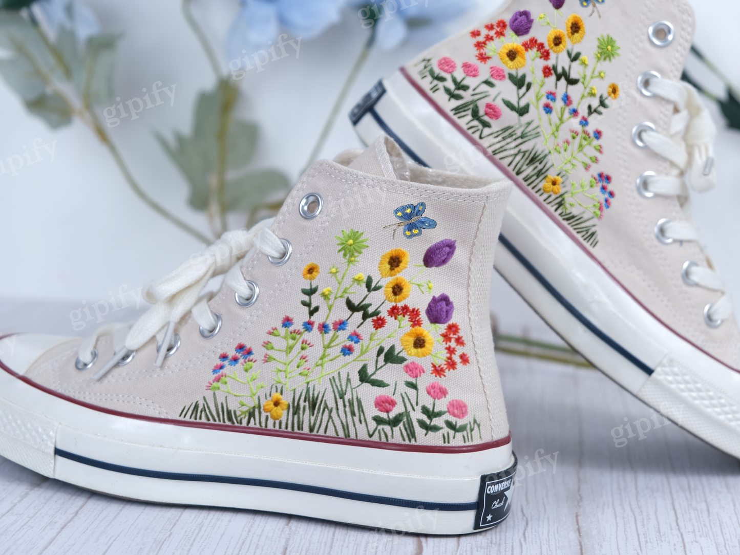 Custom Embroidery Converse Sneakers/Bridal Flower Embroidery shoes /Converse Sneakers Embroidered With Flower Gardens/Converse High Tops