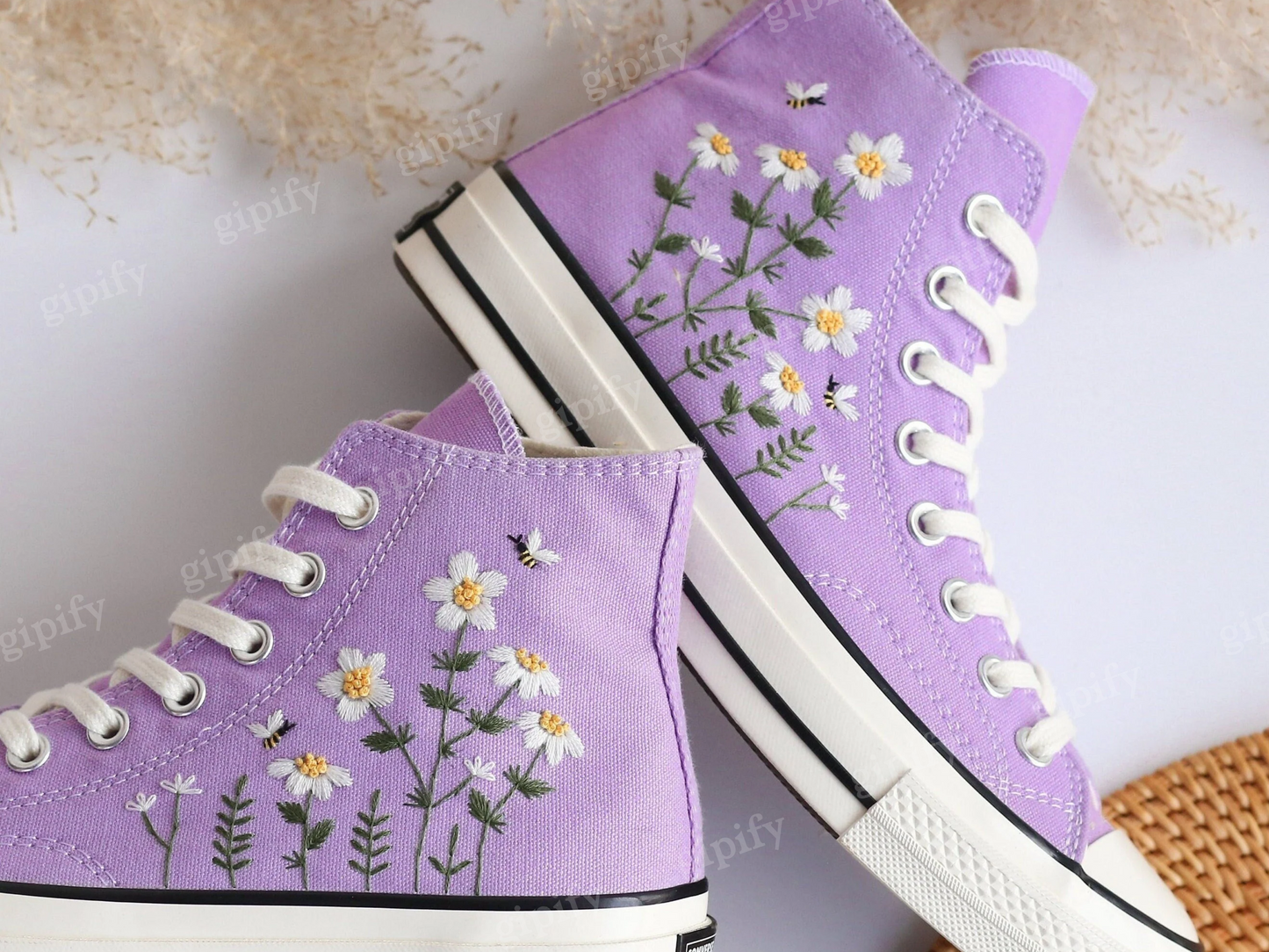 Custom Converse Chuck Taylor Daisy Flower Embroidered Converse Shoes, Daisy Flower and Bee Embroidered Converse Custom, Valentine Gift