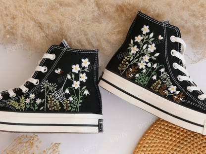 Custom Embroidered Converse High Tops, Custom Shoes Taylor 1970 Embroidered Daisy Flower, Embroidered Converse Daisy Flower, Wedding sneaker