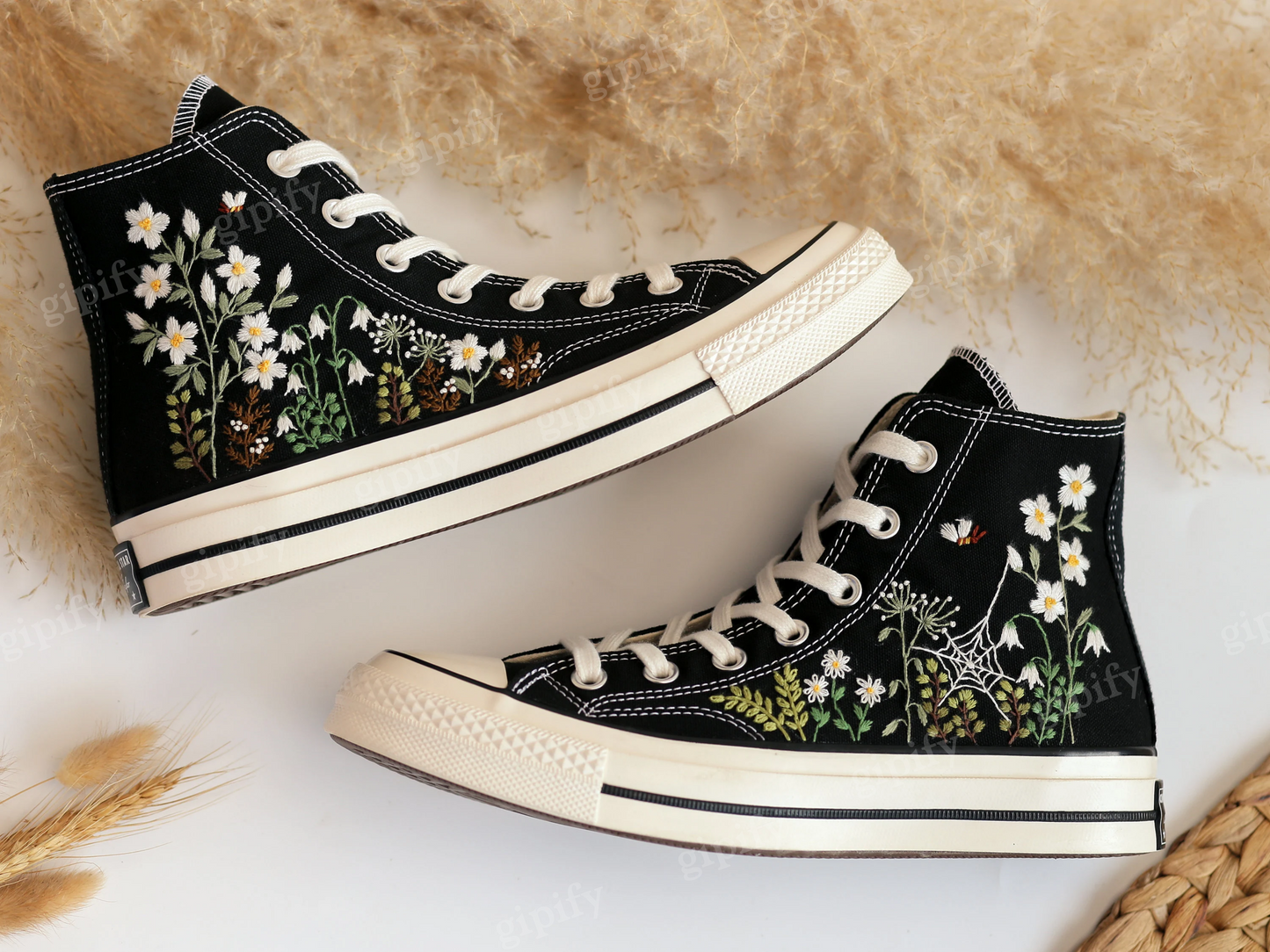 Custom Embroidered Converse High Tops, Custom Shoes Taylor 1970 Embroidered Daisy Flower, Embroidered Converse Daisy Flower, Wedding sneaker