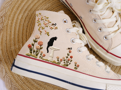 Converse Mushroom Embroidered, Flower Convers, Embroidered Mushroom Flower Garden Design Converse, Pet Custom, Embroidered Converse 1970s