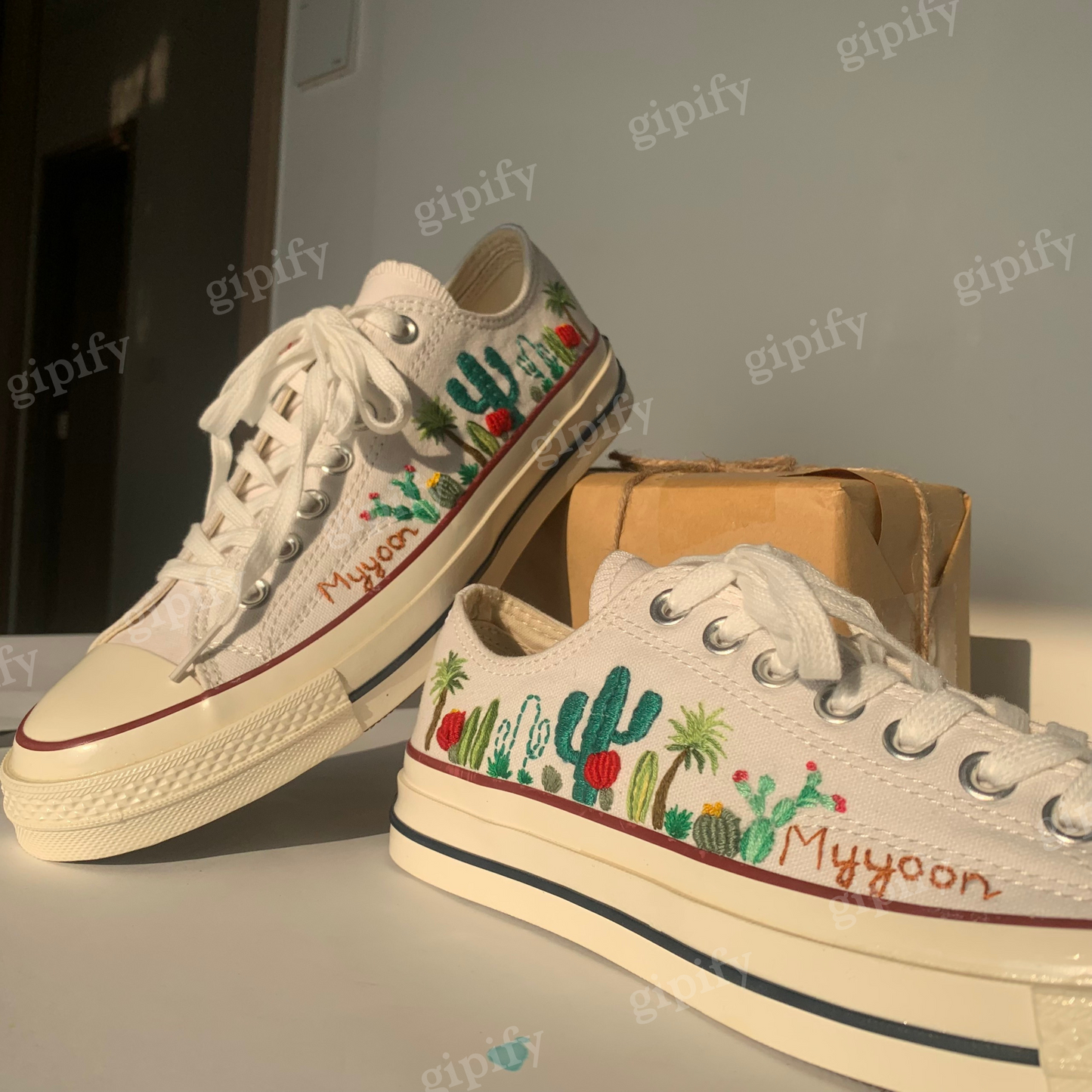 Embroidered Converse/ Custom Converse Chuck Taylor Embroidered Flowers/ Embroidered Converse Low Tops / Wedding Embroidered Shoes