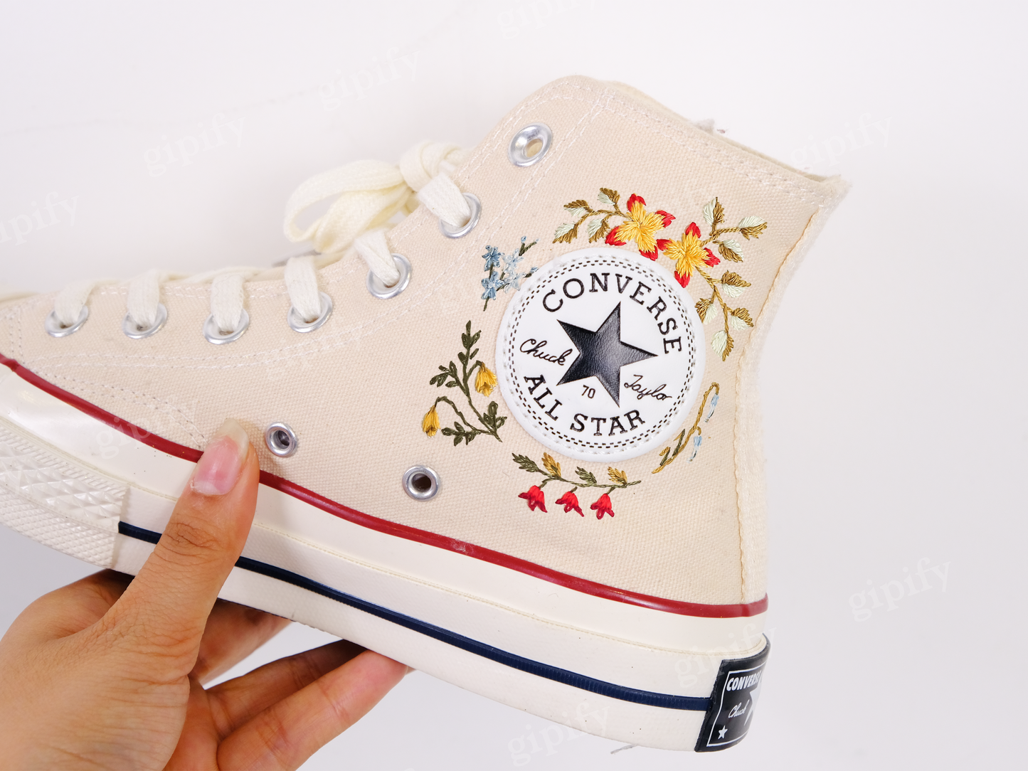 Wedding Sneaker for Bride/Wedding Flowers Embroidered Converse Custom/Wildflower Bridal Bouquet Embroidered Shoes/Gifts for Girlfriend